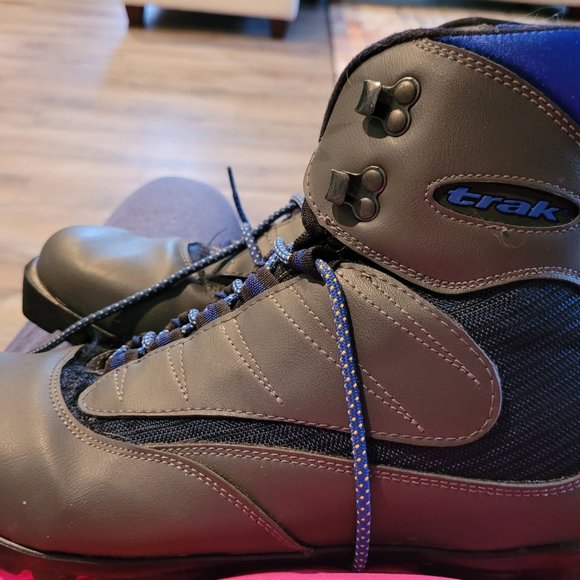 Trak brand made in Hungary Ski / snow shoes - Picture 3 of 6